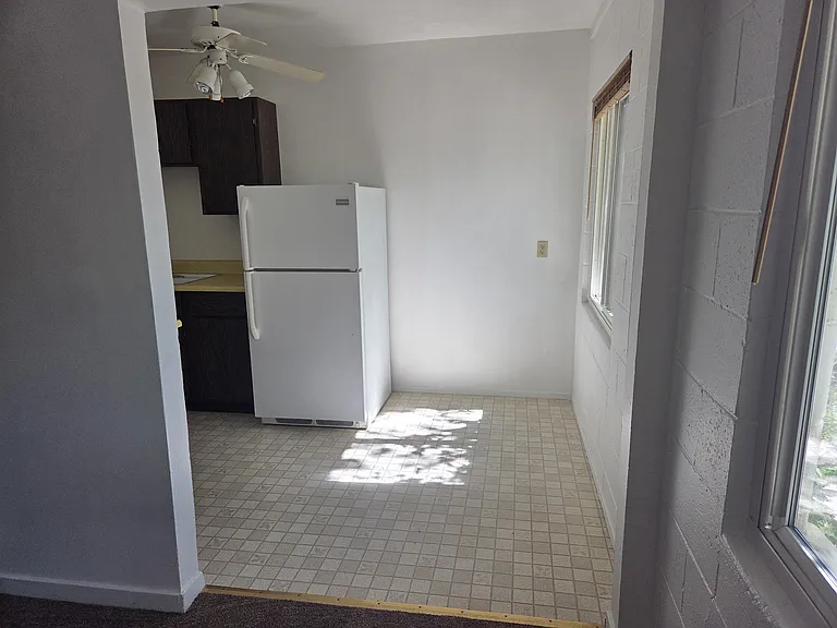 1017 F St #6 — Photo 8