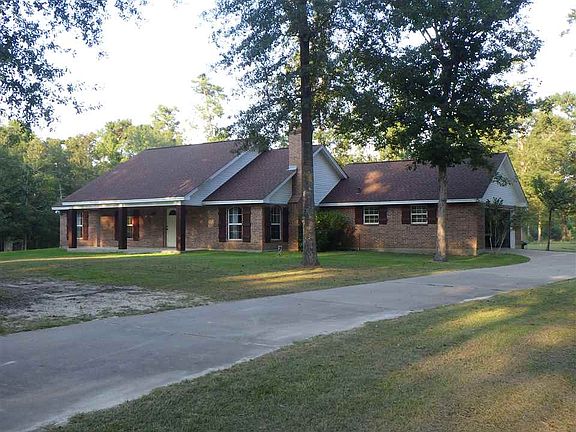2nd image of 4861 Lakewood Dr