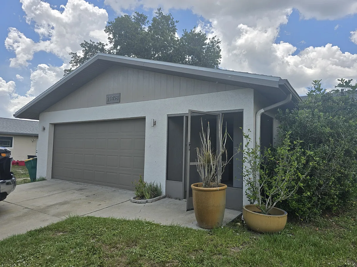 Building Photo - 21498 Manatee Ave