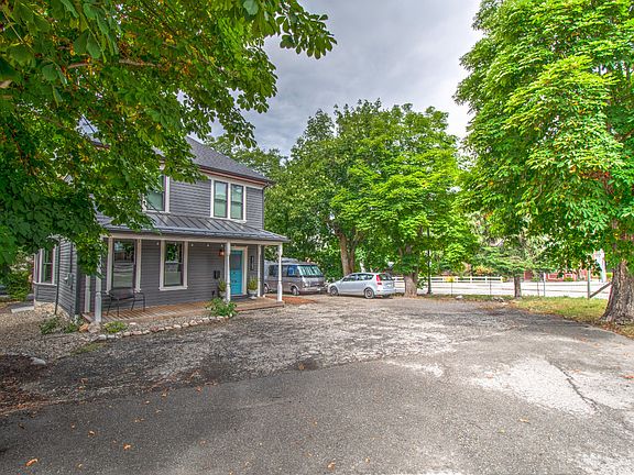 3rd image of 3102 Pleasant Valley Rd