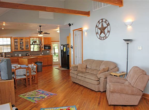 2nd image of 5776 Magnolia Dr
