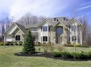 38195 McDowell Dr, Solon, OH 44139