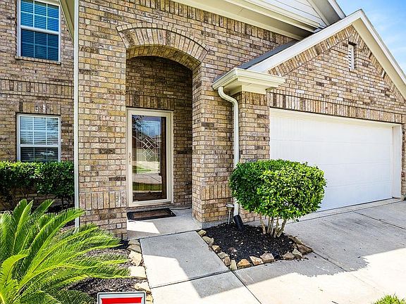 2nd image of 1511 Darfield Ct