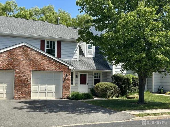 251 Hyde Park Rd, Somerset, NJ 08873