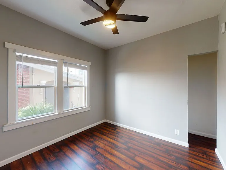 5452 Bancroft Ave — Photo 27