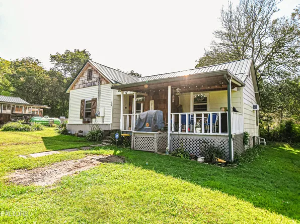 208 Store Ln, Jellico, TN 37762