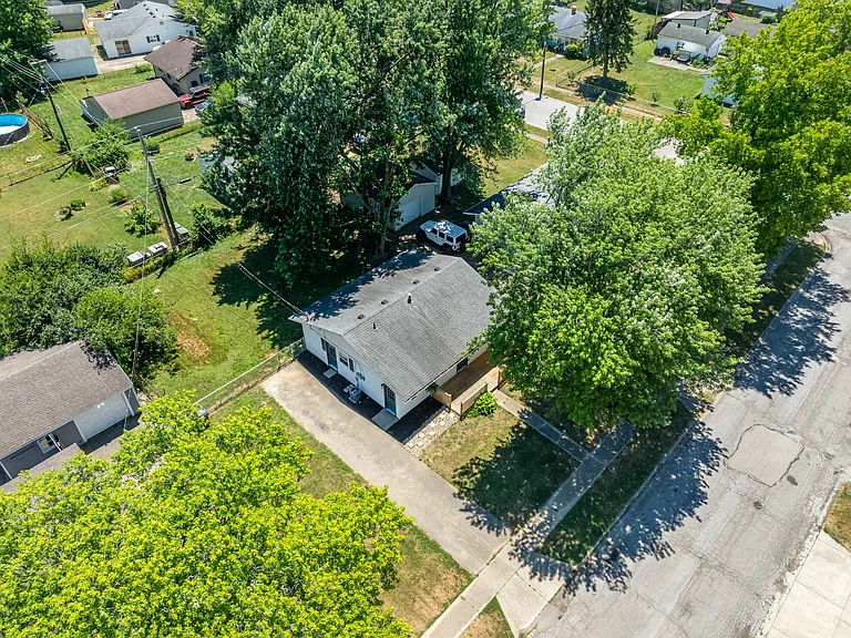 77 Ridgebury Dr — Photo 38