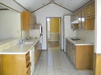 4th image of 1332 Thistlewood Dr