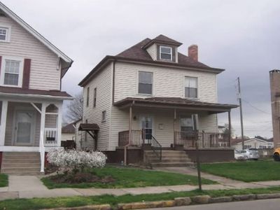 703 N Main St, Uhrichsville, OH, 44683