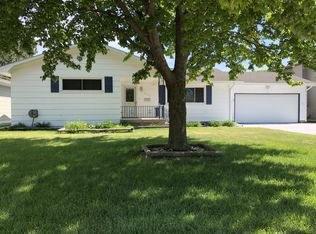809 E Phoenix Ave, Grand Island, NE 68801