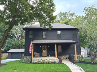 350 S 4th St, Zionsville, IN