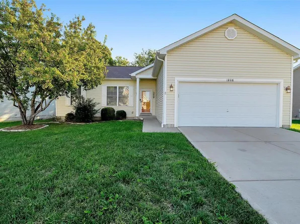 1908 Teresa Fields Ln, Lake Saint Louis, MO 63367