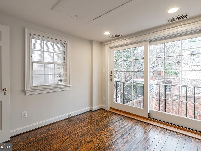 511 Wilkes St — Photo 17
