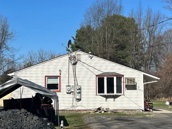 31 Maple Ln, Kerhonkson, NY 12446