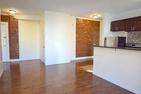 Rented by Uptown Flats LLC | media 10