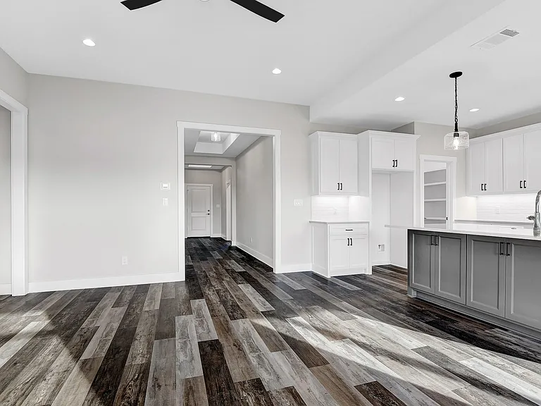 1808 Aleia Cv — Photo 16