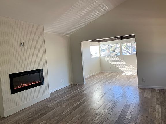 2nd image of 520 1/2 Dahlia Ave