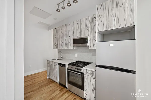 Rented by Brooklyn High Rise LLC | media 22