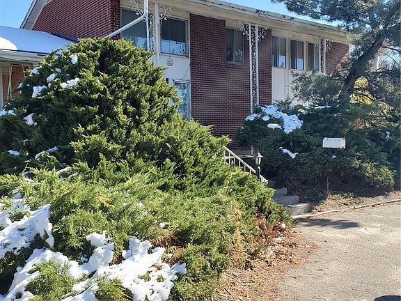 3rd image of 660 S Monaco Street Pkwy