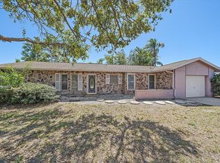 842 Southern Pine Ln, Sarasota, FL 34243