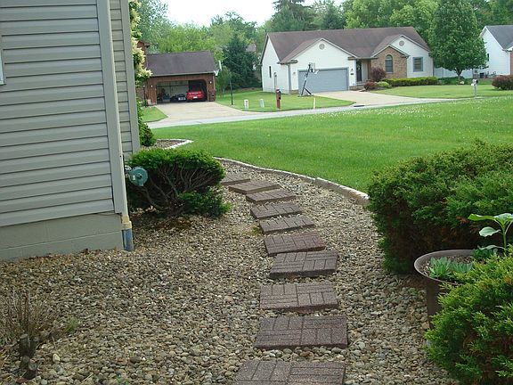 4th image of 210 Aspen Dr
