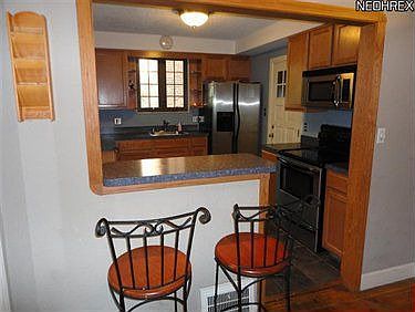 3rd image of 16401 Woodbury Ave