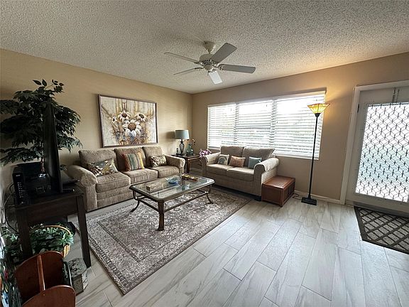 3rd image of 1007 Oakridge A #1007