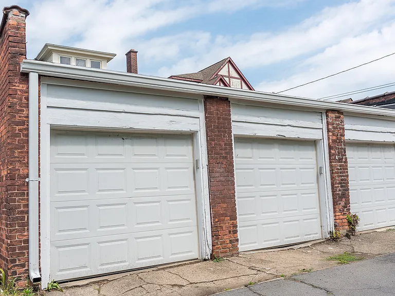 420 E Ferry St #1 — Photo 23