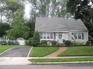 2018 Brian Dr, Merrick, NY 11566