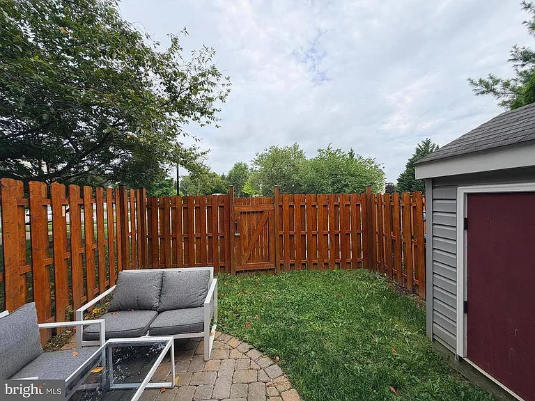 605 Tivoli Rd — Photo 7