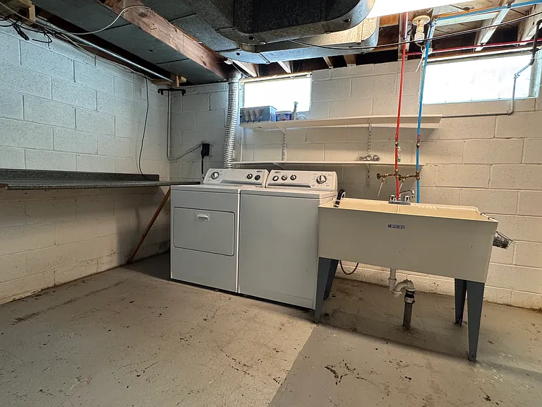 407 Roth Blvd — Photo 29