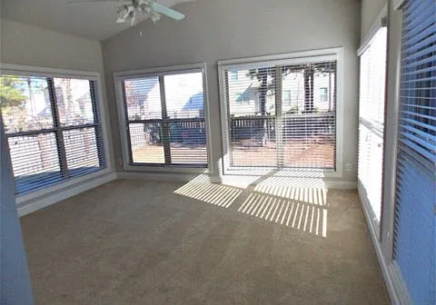 1185 Ashland Dr — Photo 4