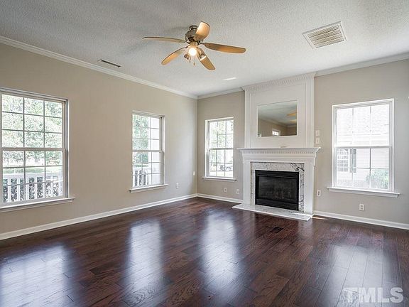 4th image of 3 Wood Lily Ct
