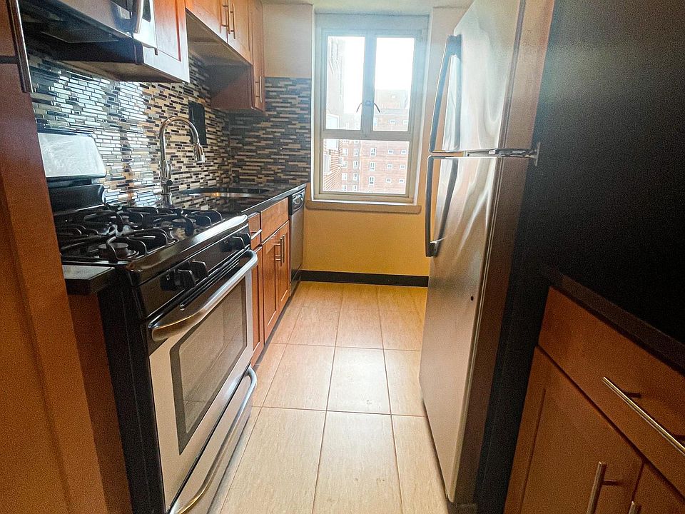 1st image of 189 68th Ave #10