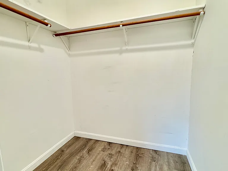 437 Sunderland Rd #J — Photo 10