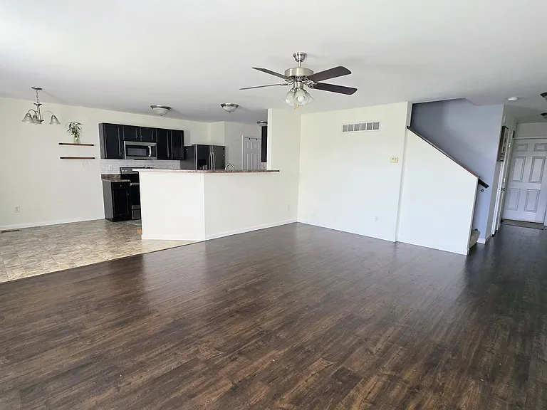 5587 Wavecrest Cir — Photo 3