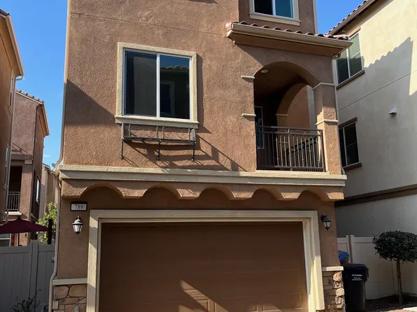 789 Plum Ln, Pomona, CA 91767