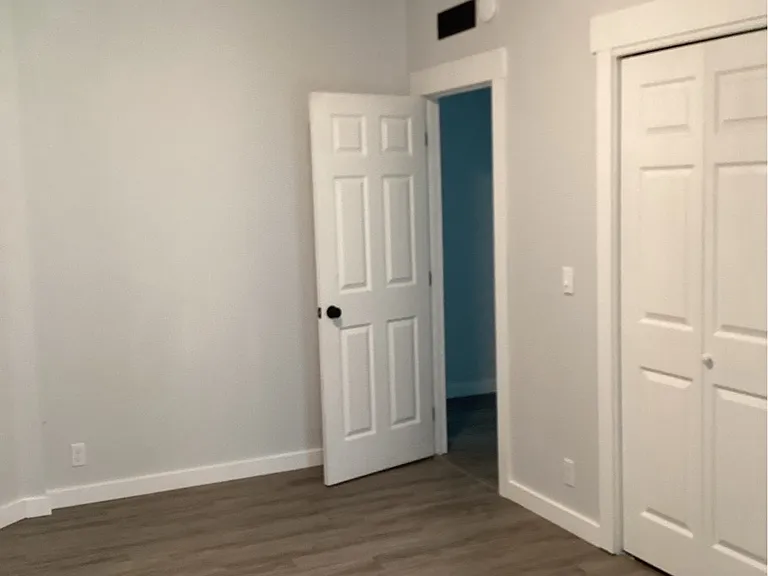 330 SW Newton Dr — Photo 23