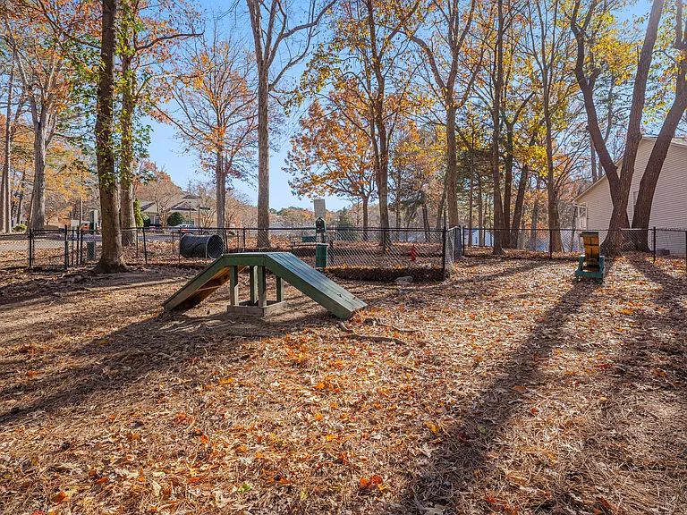Trailwood Crossing Apartments — Photo 39