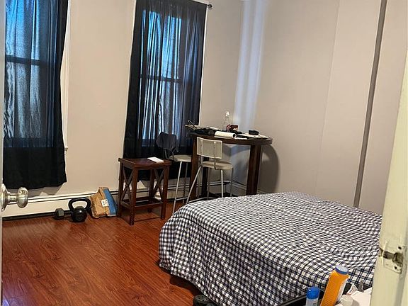 4th image of 21 Summer St