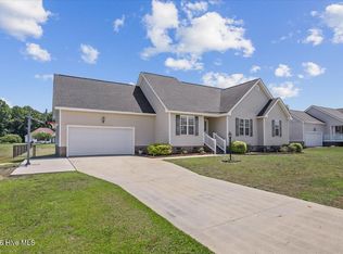 223 Sunridge Ln, Pikeville, NC 27863