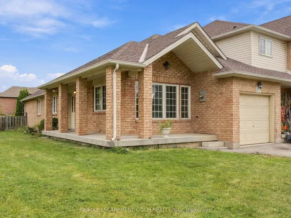 27 Pisa Dr, Hamilton, ON L8E 5C3
