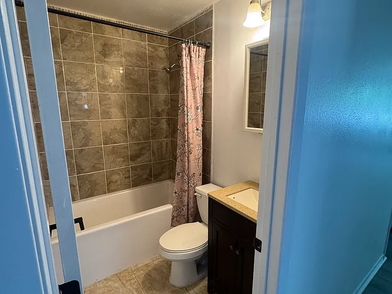 4837 W Bancroft St — Photo 49