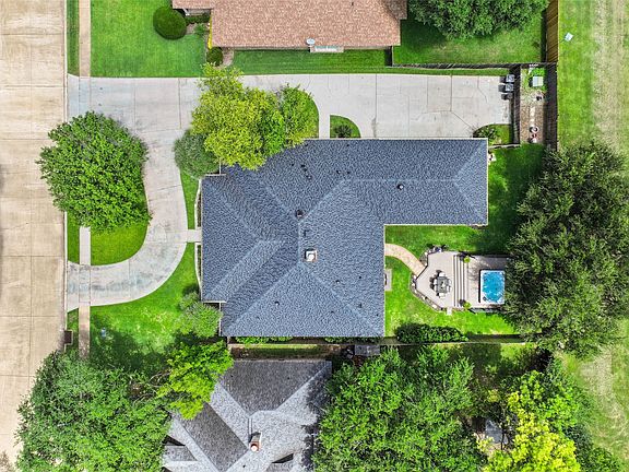 3rd image of 436 Summit Dr