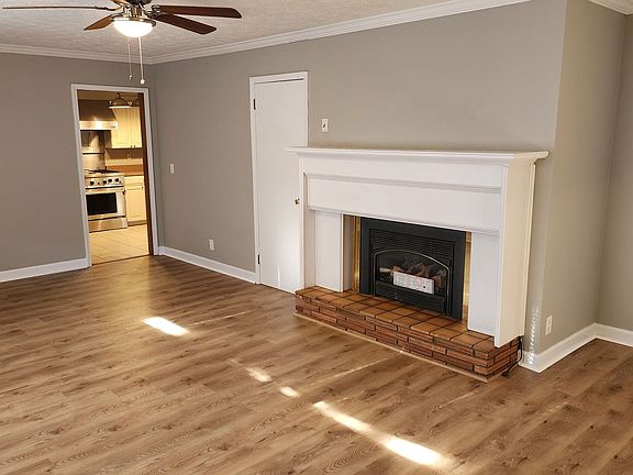 5th image of 1436 Whiteside Dr