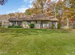 962 Mockingbird Dr, Crossville, TN 38555