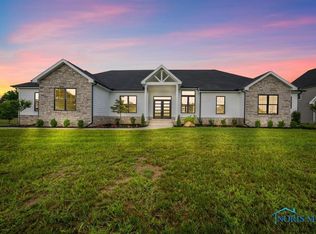 3640 Turtle Creek Dr, Perrysburg, OH 43551