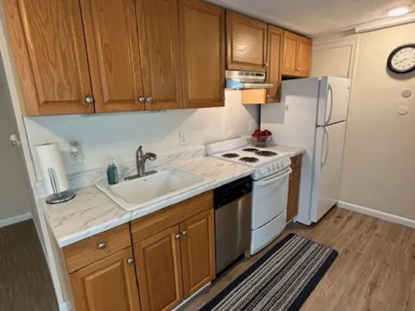 (undisclosed Address), Oakdale, NY 11769