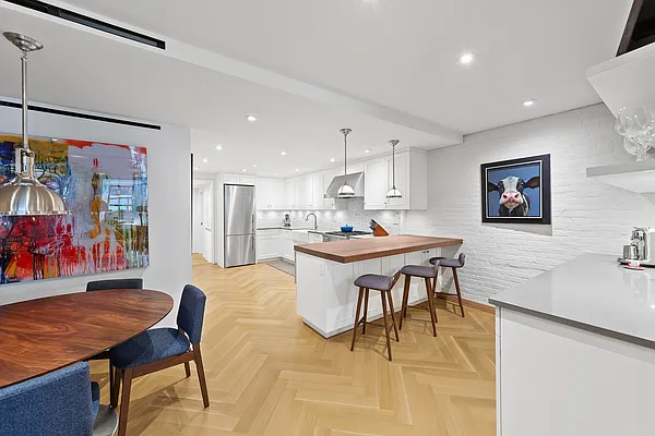 Sold by Warburg | media 4