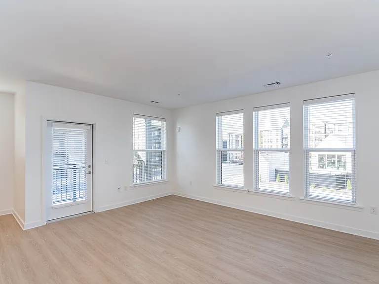 Wrighthaven Square Apartments — Photo 83